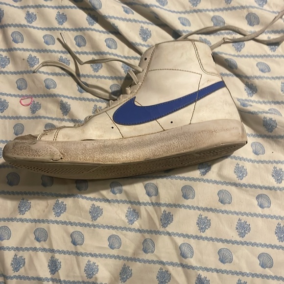 Nike - Picture 3 of 6